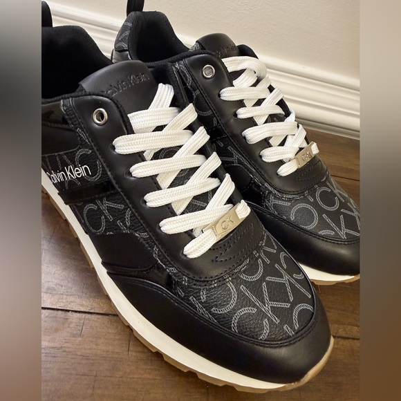 NEW CALVIN KLEIN Women's Carlla sneakers size 9.5 - Picture 10 of 12
